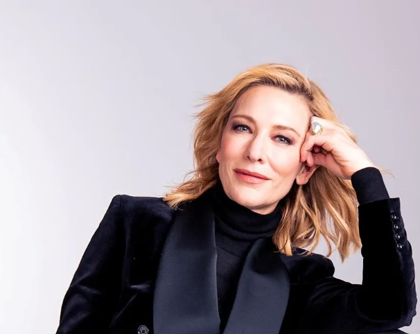 케이트 블란쳇의 정면 사진