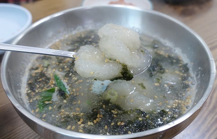 한국의 감자 요리 옹심이