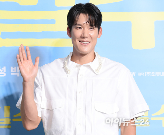 박태환이 영화 '밀수'(감독 류승완) VIP 시사회에 참석하고 있다. [사진=정소희 기자]