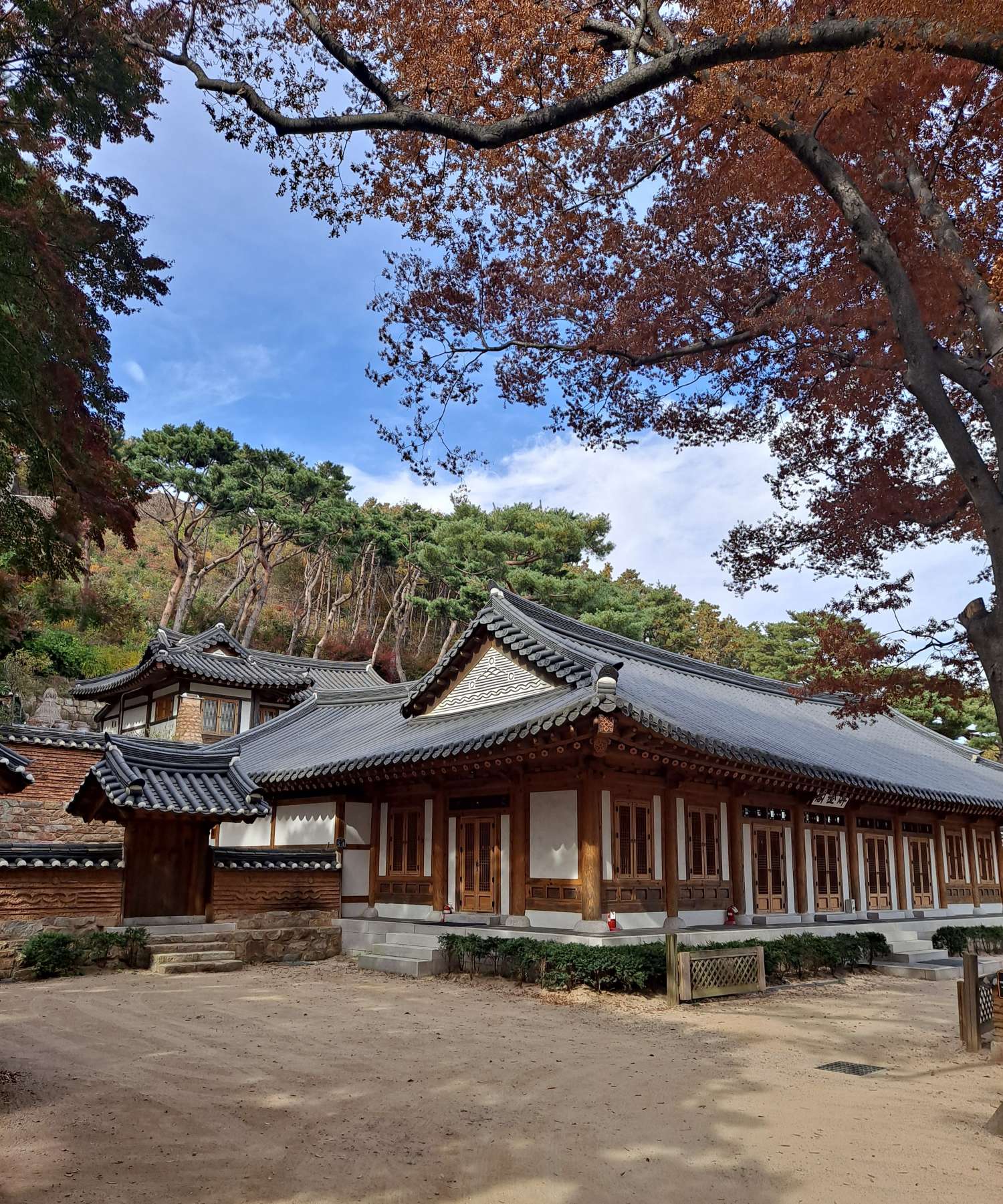 동문매표소 입구 고택