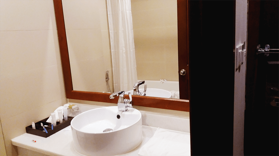 ํธ์น๋ฏผ ์๋ด์คํ