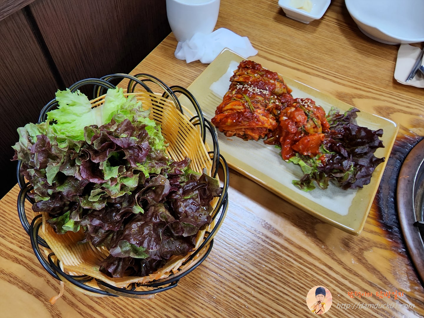 상추, 보쌈김치, 홍어회 무침