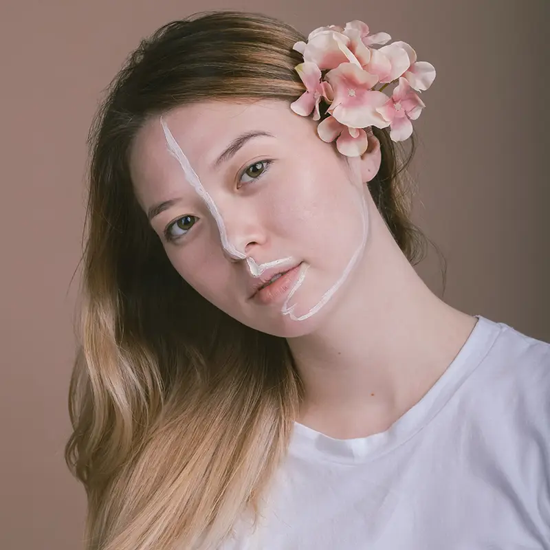 피부노화 걱정 NO! 50대 중년 여성의 빛나는 피부 루틴 비결