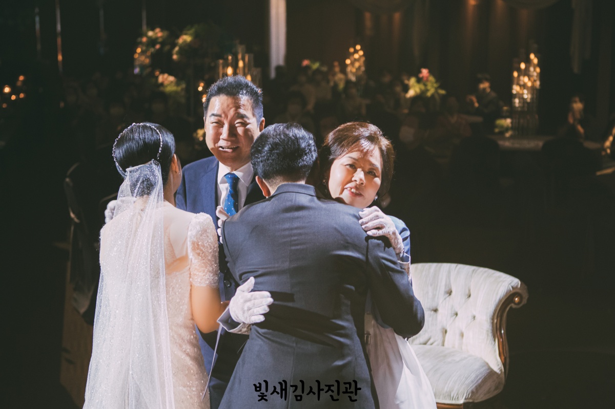 아르떼채플컨벤션 본식스냅 인사 4