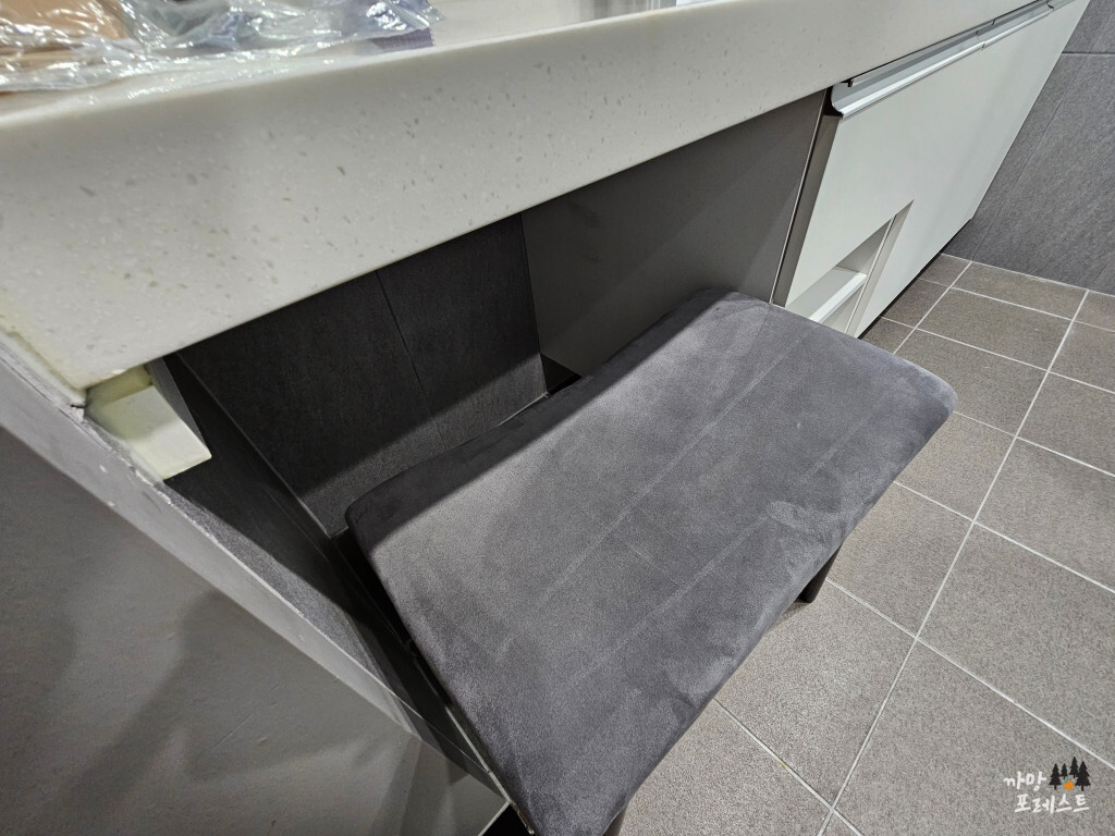 새마을 금고 제주 연수원 화장대 의자