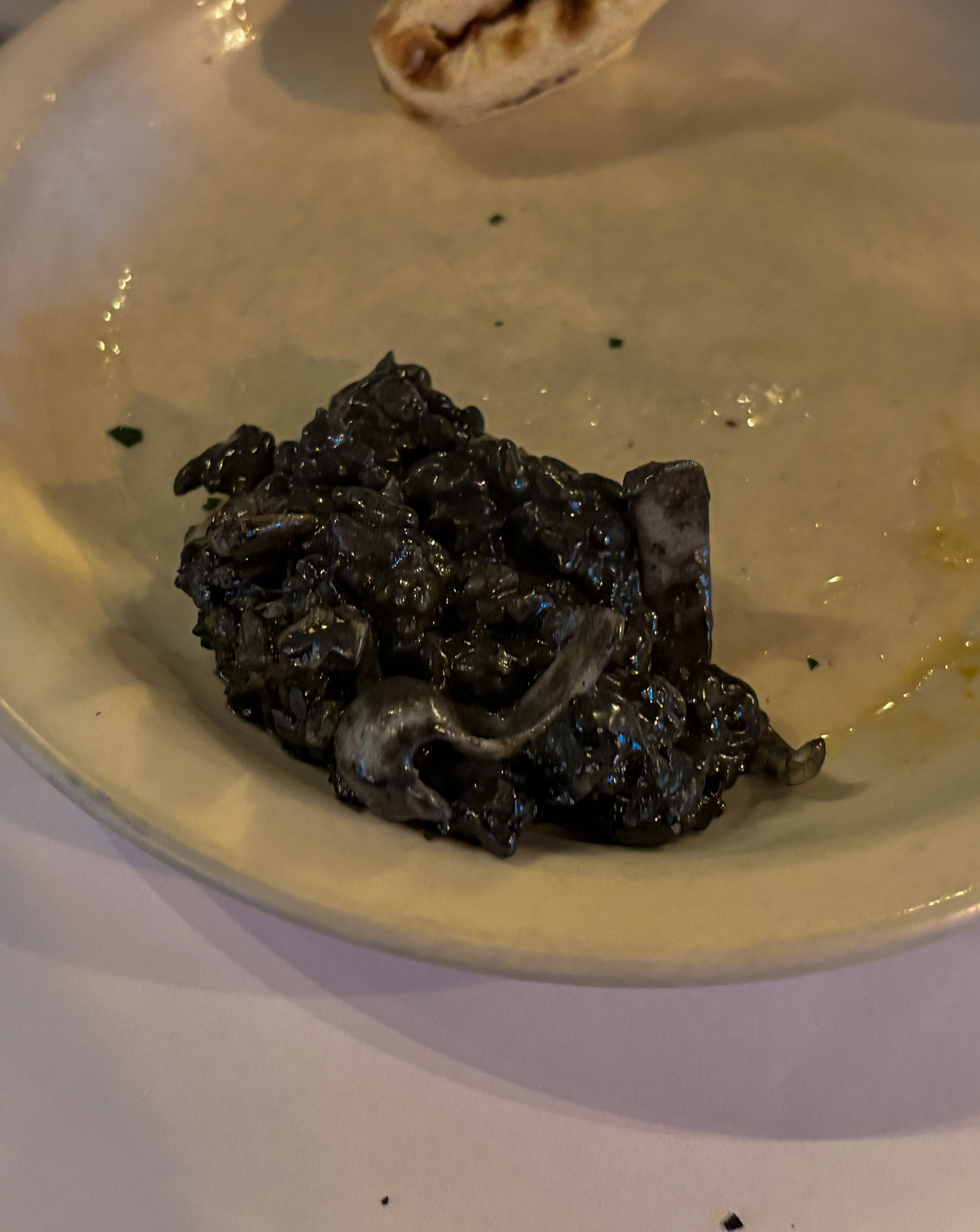 짭잘하면서 감칠맛이 느껴지는 갑오징어 먹물 리조또