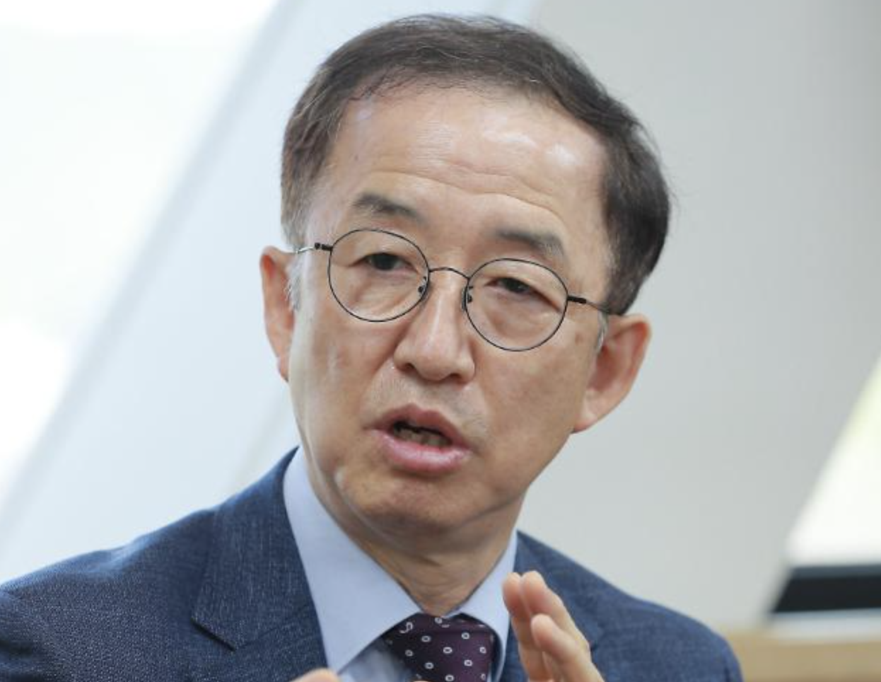 국가균형발전위원장 김사열