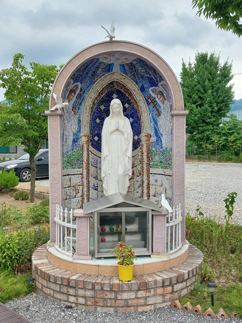 원주 관설동성당 성모동산 성모상