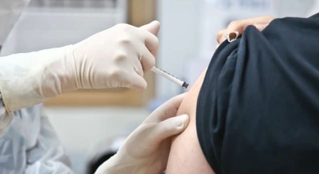 20대 군 간부 '부스터샷' 접종 3일만에 사망 ㅣ 16세 남학생, 코로나 백신 접종 후 사망