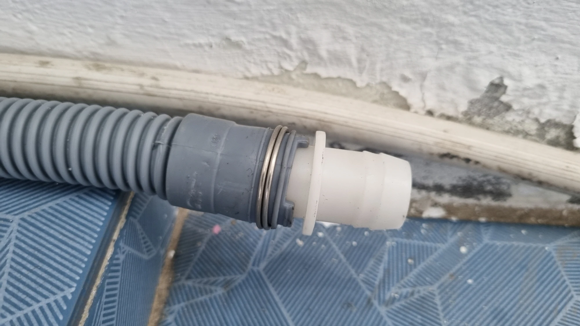 연결 부속 끼운 모습