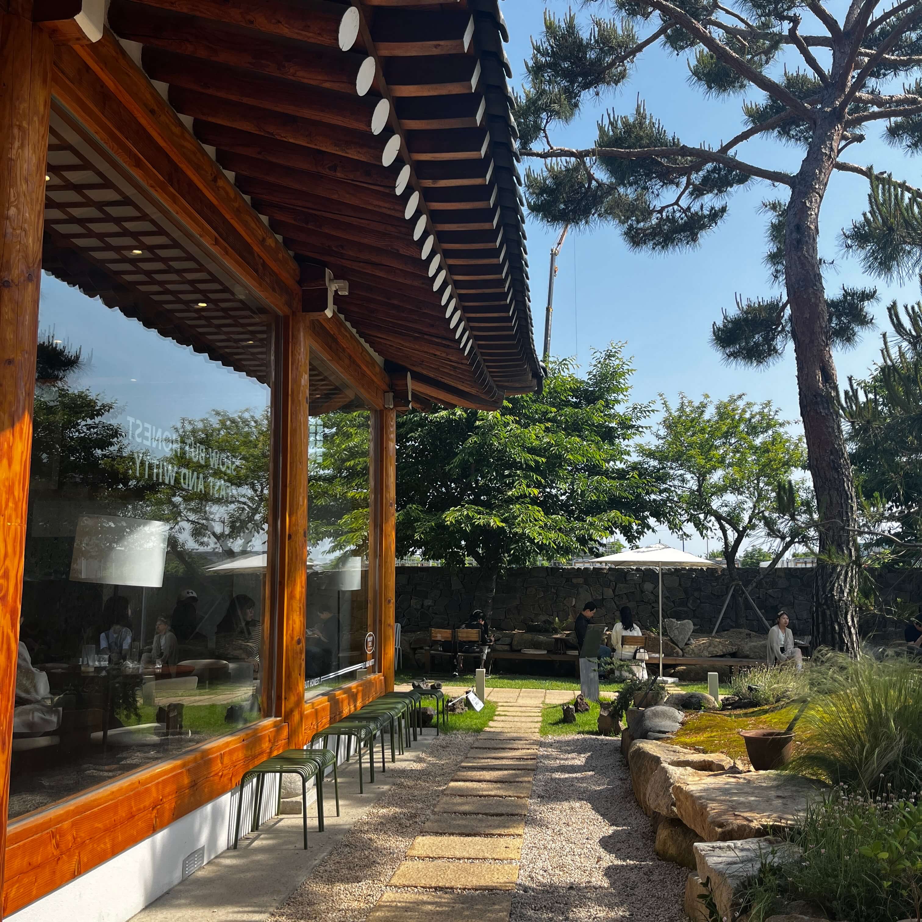 토북베이커리 야외테이블