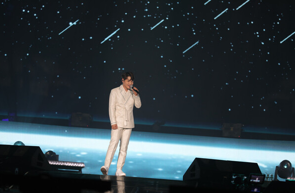 사천출신 박서진 관련 박서진 쇼 무대