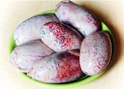 중국 Sim-Sim 레스토랑의 황소 계란