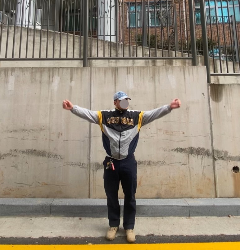 데일리룩('25. 12. 6.)엑스톤즈 빈티지 워싱 데님 볼캡, 스타터 미시간 빈티지바람막이 윈드브레이커 트레이닝재킷, 무신사 무신사스탠다드 카고 팬츠, 아디다스 데저트부츠 사막화
