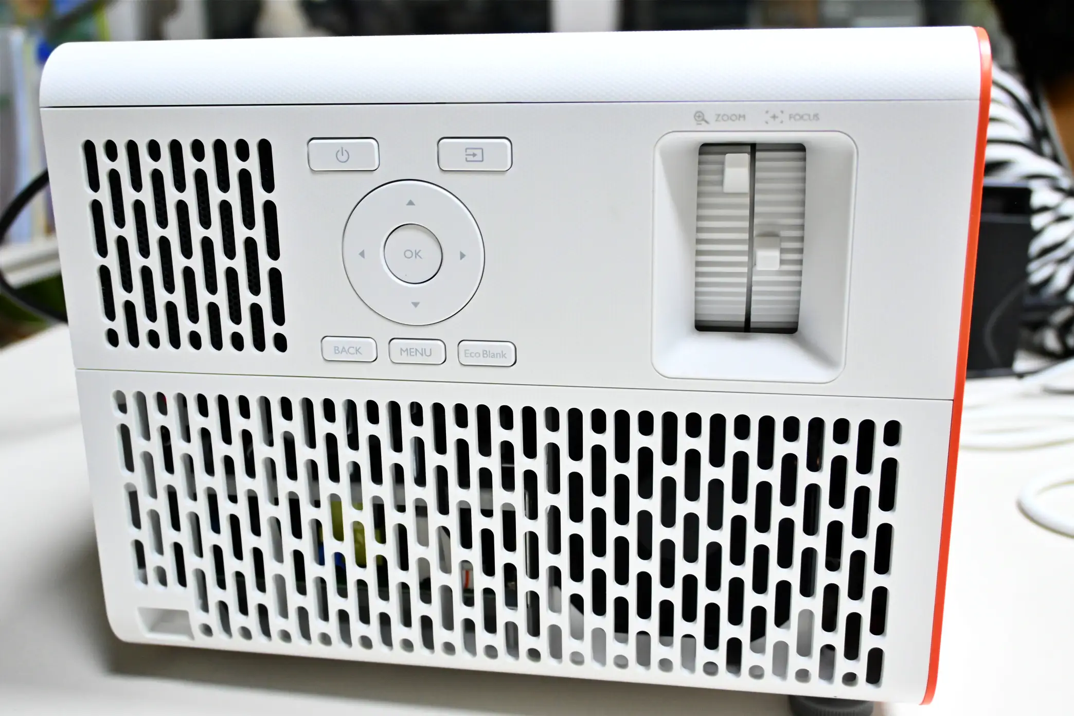 게이밍 빔프로젝트 BenQ X3000i 리뷰 사진2