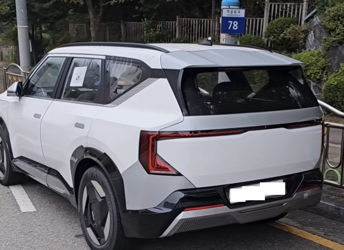 기아 EV5 후면부, 기아 특유의 후면 라이트 디자인