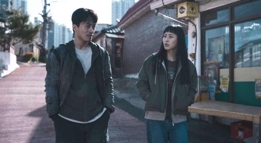 정수인과 설강우와 같이 복수의 칼날을 겨누게 됩니다.