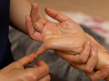 손마사지와 지압