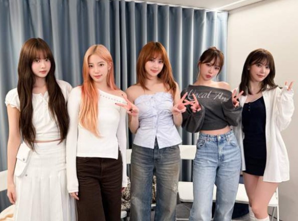 가수 르세라핌 관련 사진