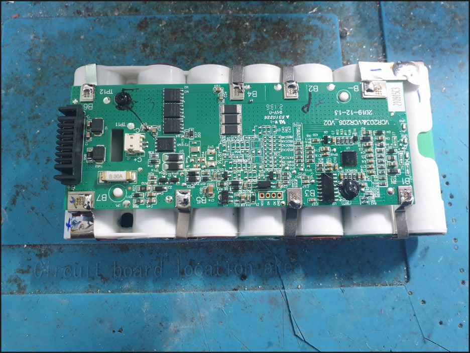 배터리와 회로 연결 모습