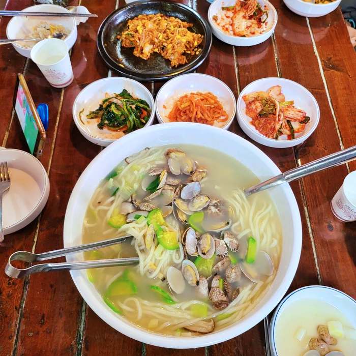 생방송투데이 하남 미사 진한 육수 백합 조개 바지락 칼국수 맛집