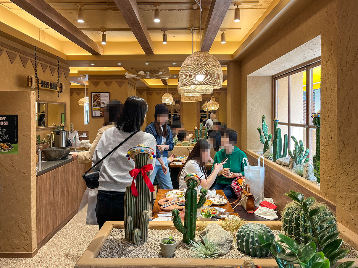 갓잇 해리단길점 내부