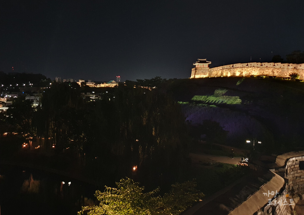 방화수류정 성곽