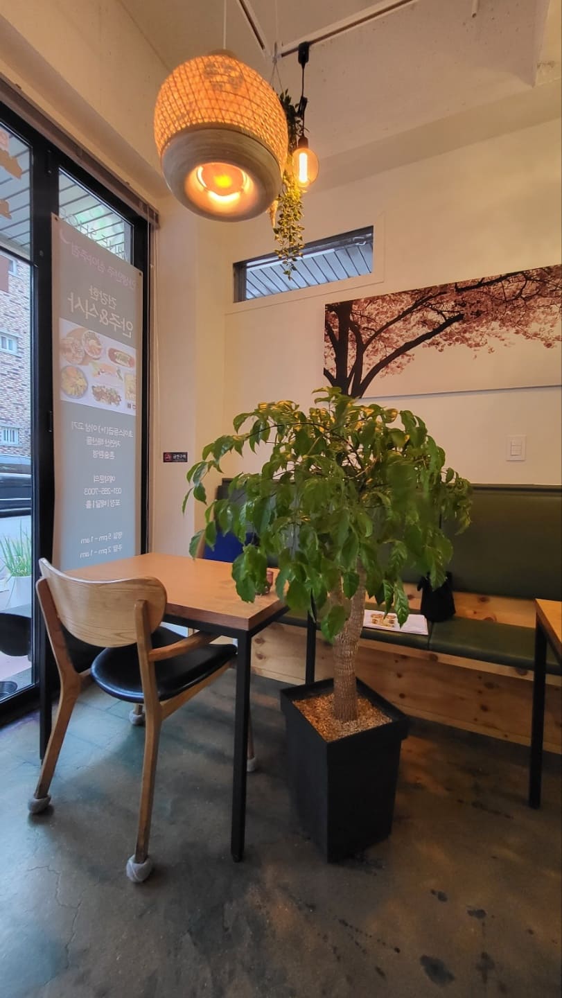 카페-도라지-실내