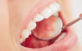 잇몸에서 피가 나는 이유