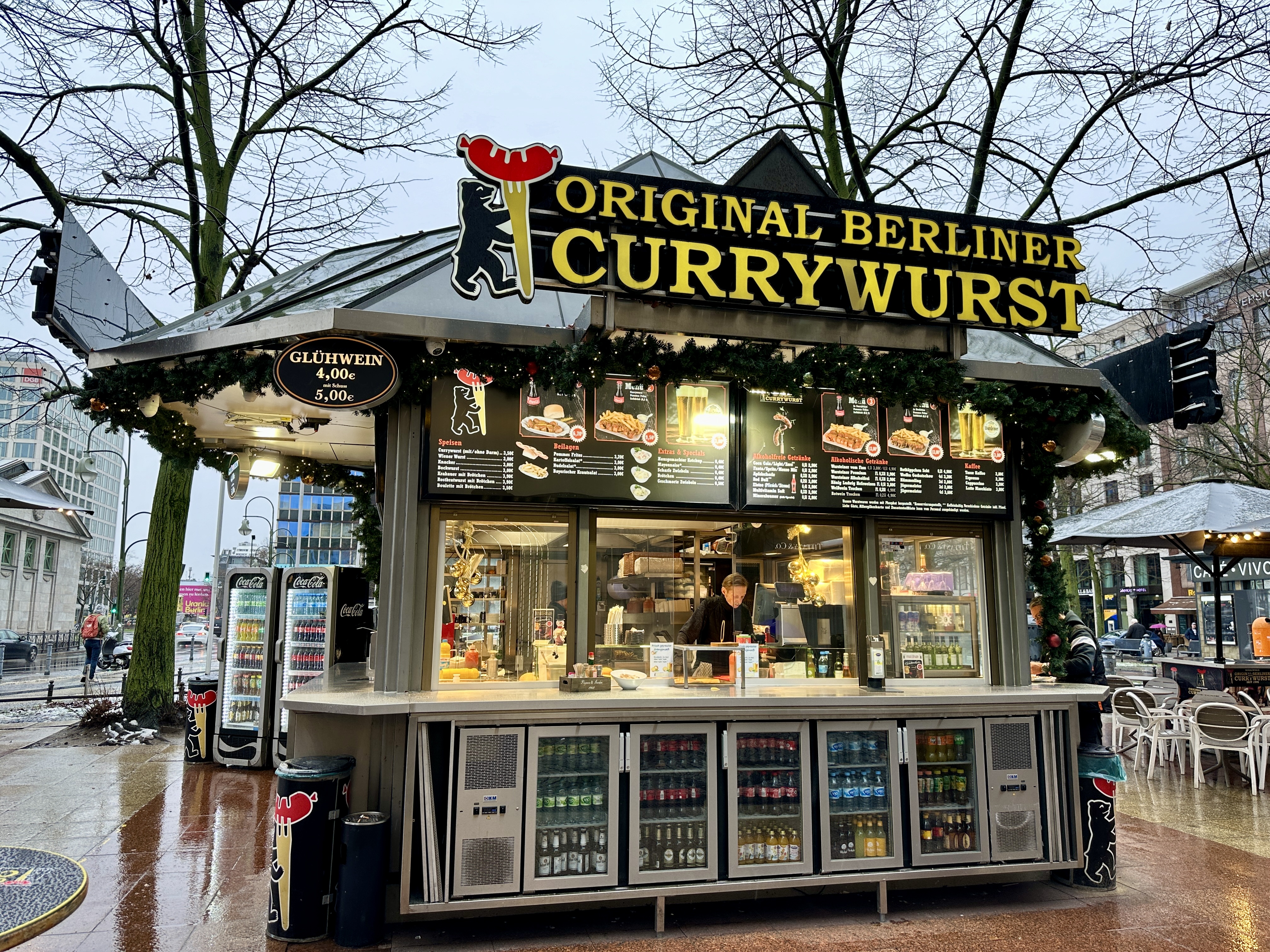 카데베 백화점 앞 커리부어스트 상점