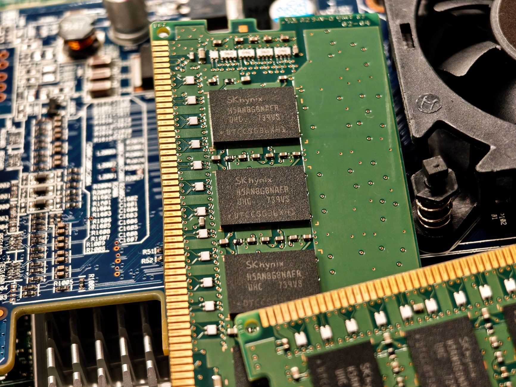 Samsung SK Hynix stock