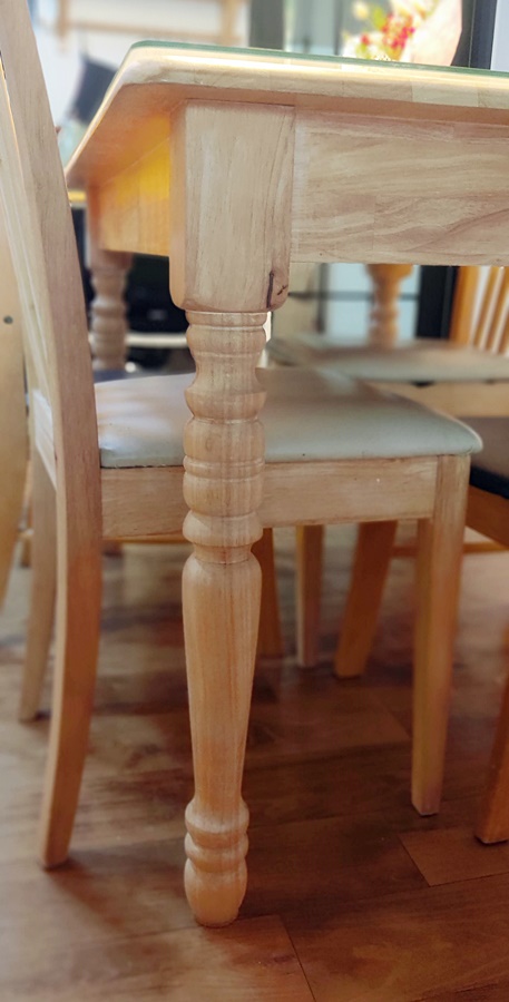 곡선이 예쁜 식탁다리