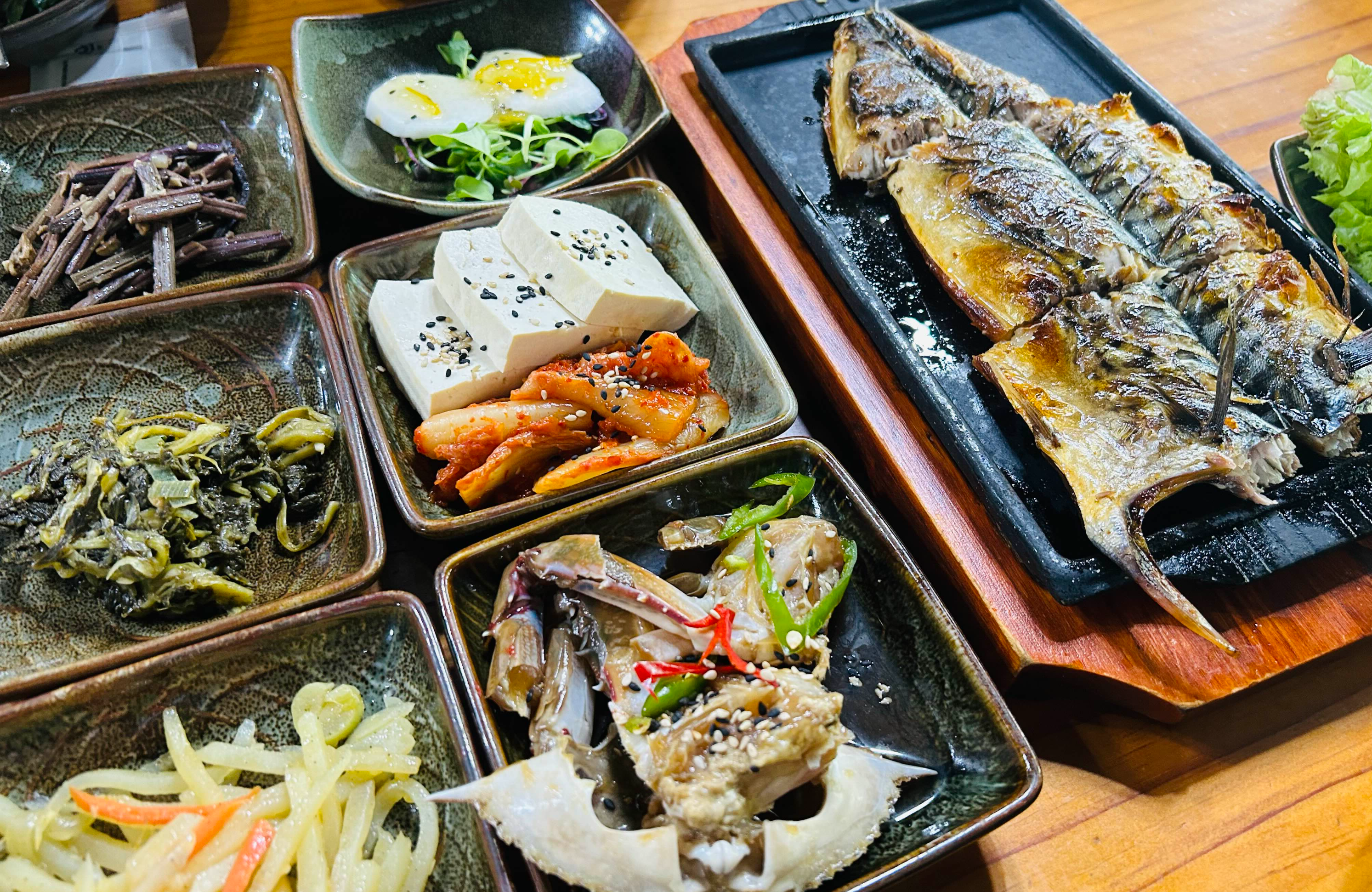 '보리밥짓는사랑방한정식'