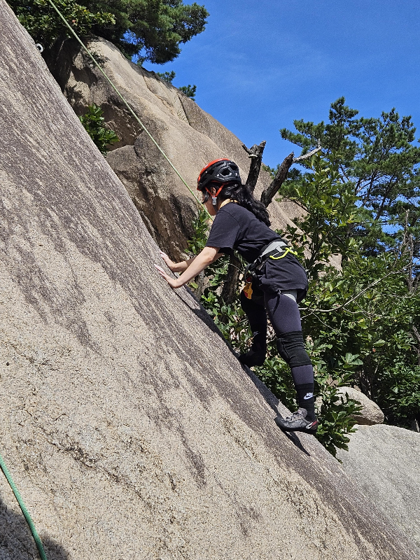 지지한 발은 꼭 다리를 펴고 있어야 슬립(미끄러짐)이 되지 않습니다.