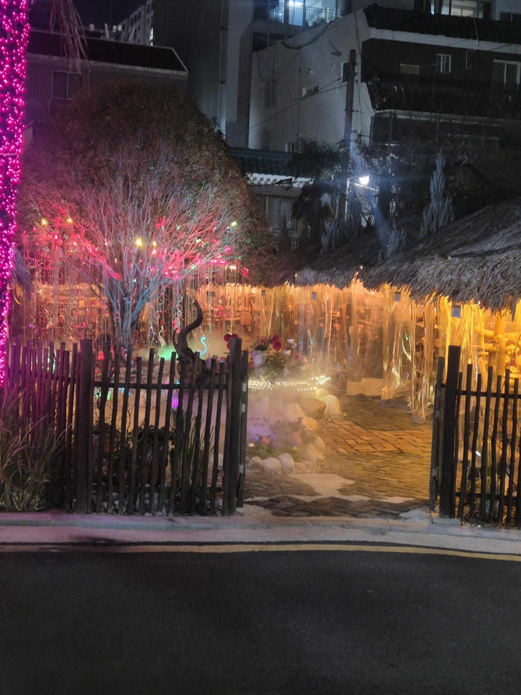 대한민국 부산광역시 명륜동 타이빈 정원 및 방갈로 사진