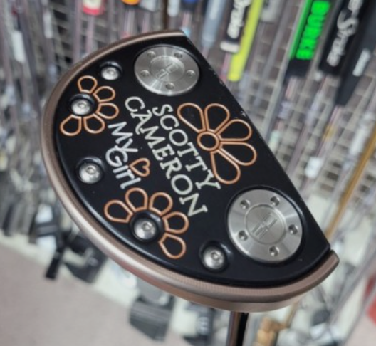 스카티 카메론 한정판 퍼터 사진들