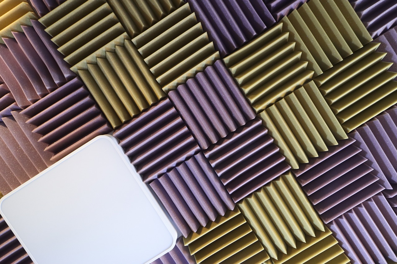 방음 커튼과 흡음 패널로 조용한 독서 서재 연출하기