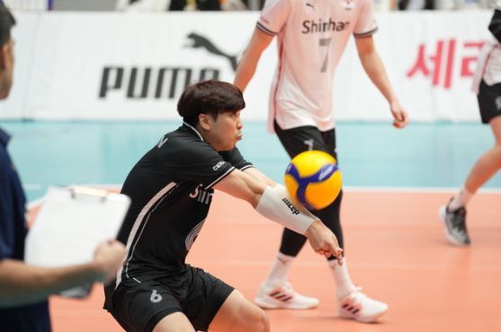 한국 남자배구 역전패 일본 감독