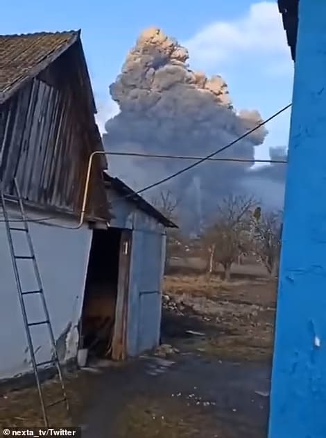 러시아군이 사용한다는 진공폭탄은 어떤 것인가 VIDEO: What IS a 'vacuum bomb'? Taking a look at how vacuum bombs are used amid Russia attacks