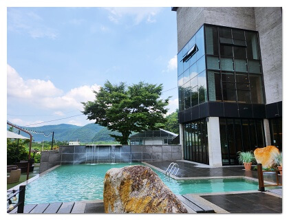 외부 풀장 모습