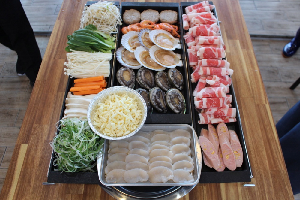 대천키조개삼합 샤브샤브 해물칼국수