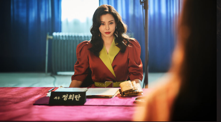 심사를 하고 있는 이하늬 배우님의 모습