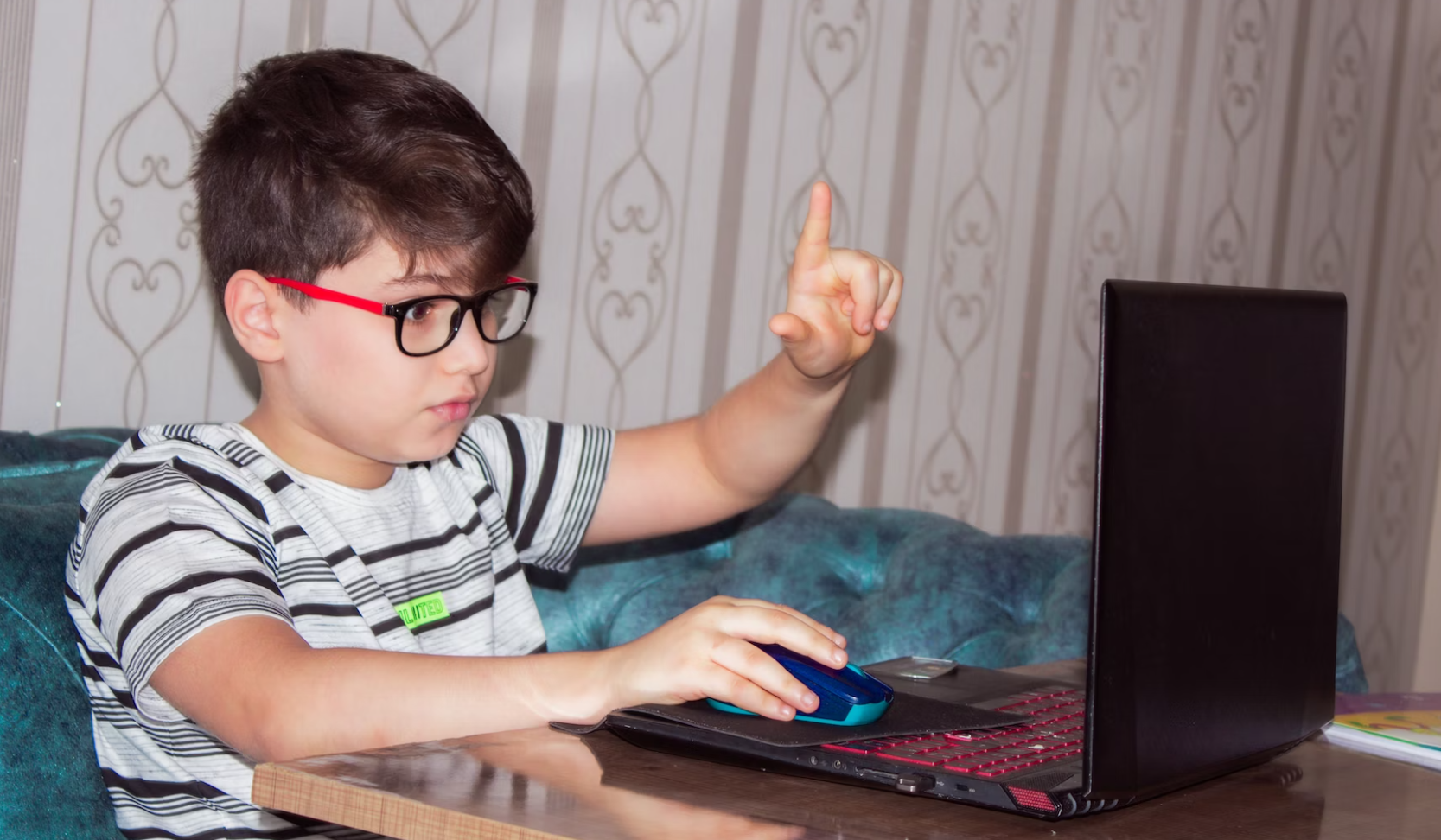 초등학생 아들이 사춘기인지 아닌지 판단하는 기준 5가지