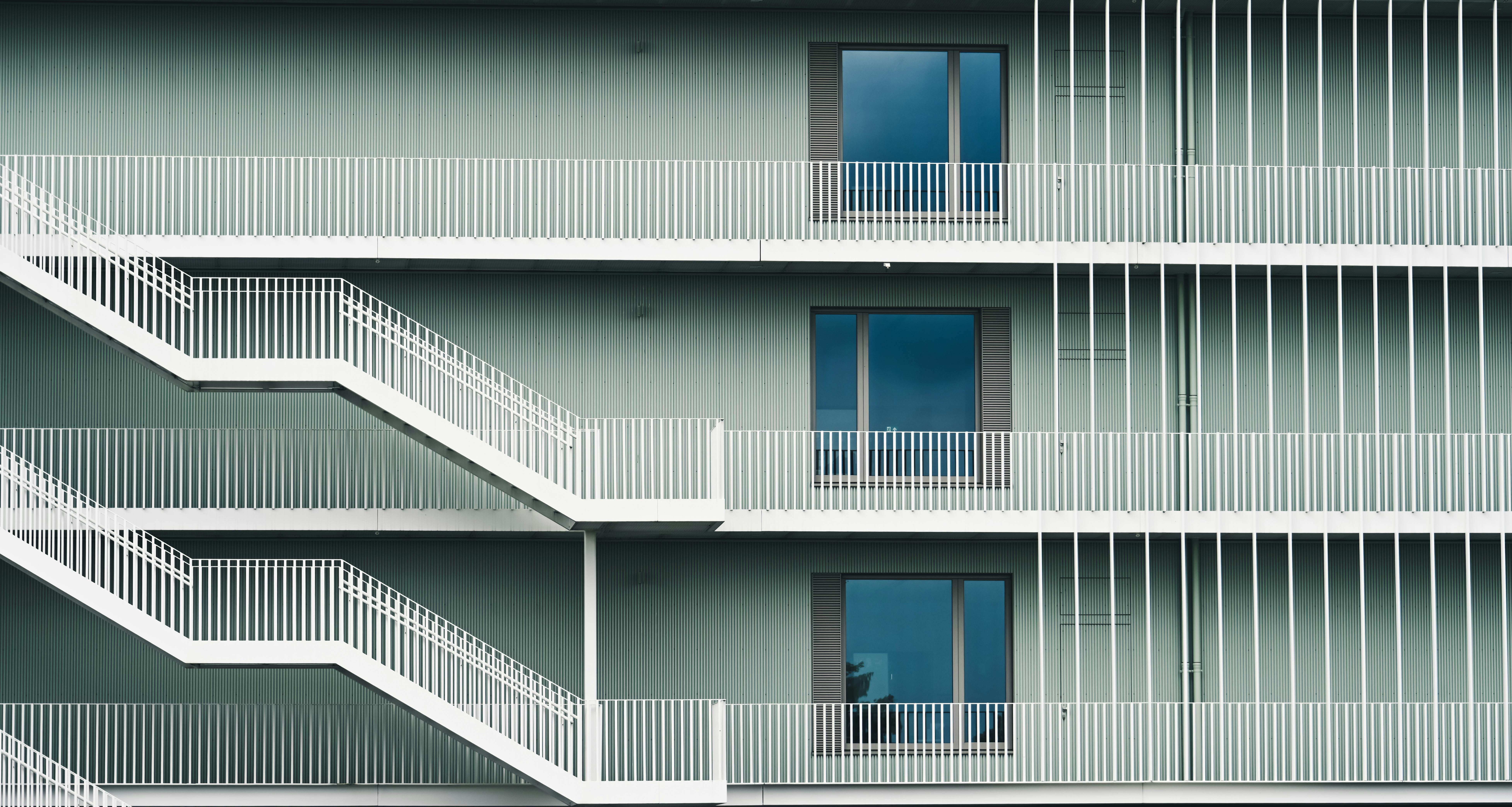 회사 화장실이 너무 복잡한을 상징하는 이미지