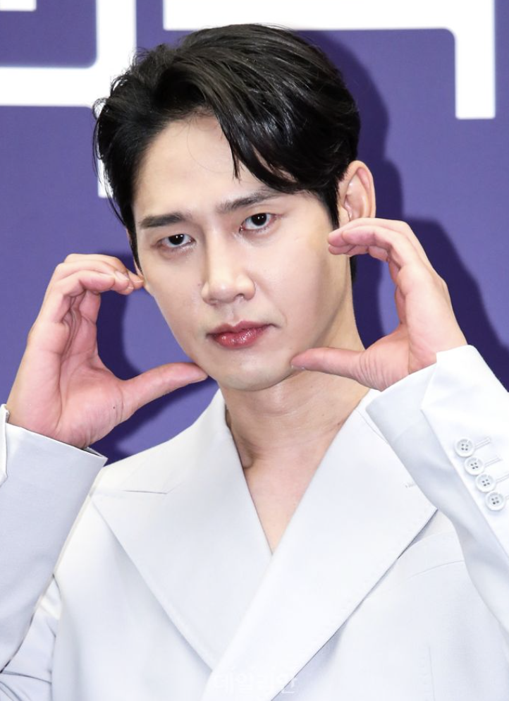 박성훈26