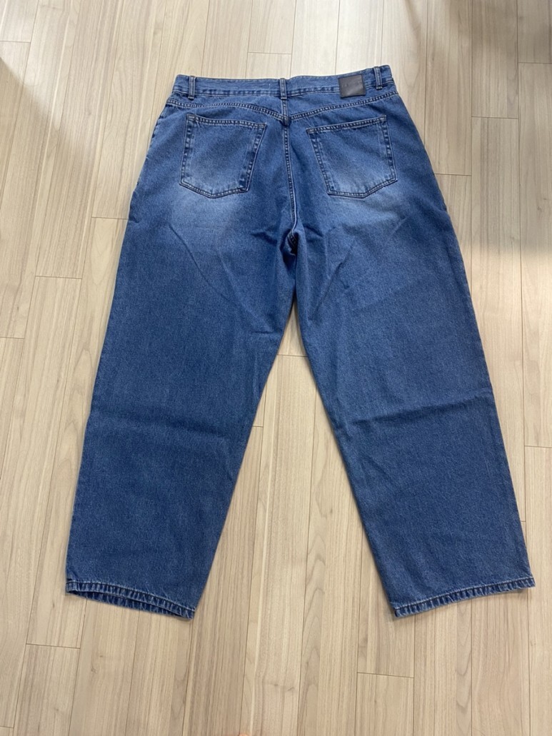 에러스익셉티드 데님팬츠 EEC DP042 플리츠 테이퍼드 데님팬츠 (Mid indigo)