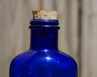 코발트 유리병
