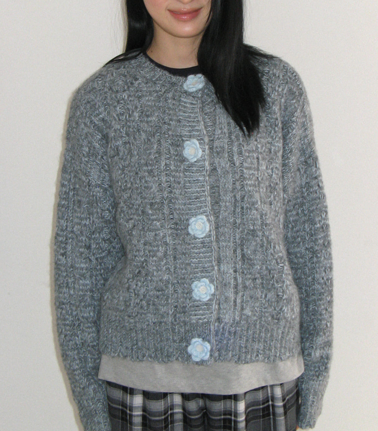 진세연 <사랑을 처방해 드립니다> 17회 론론 RONRON 꽃단추 플라워 버튼 니트 가디건