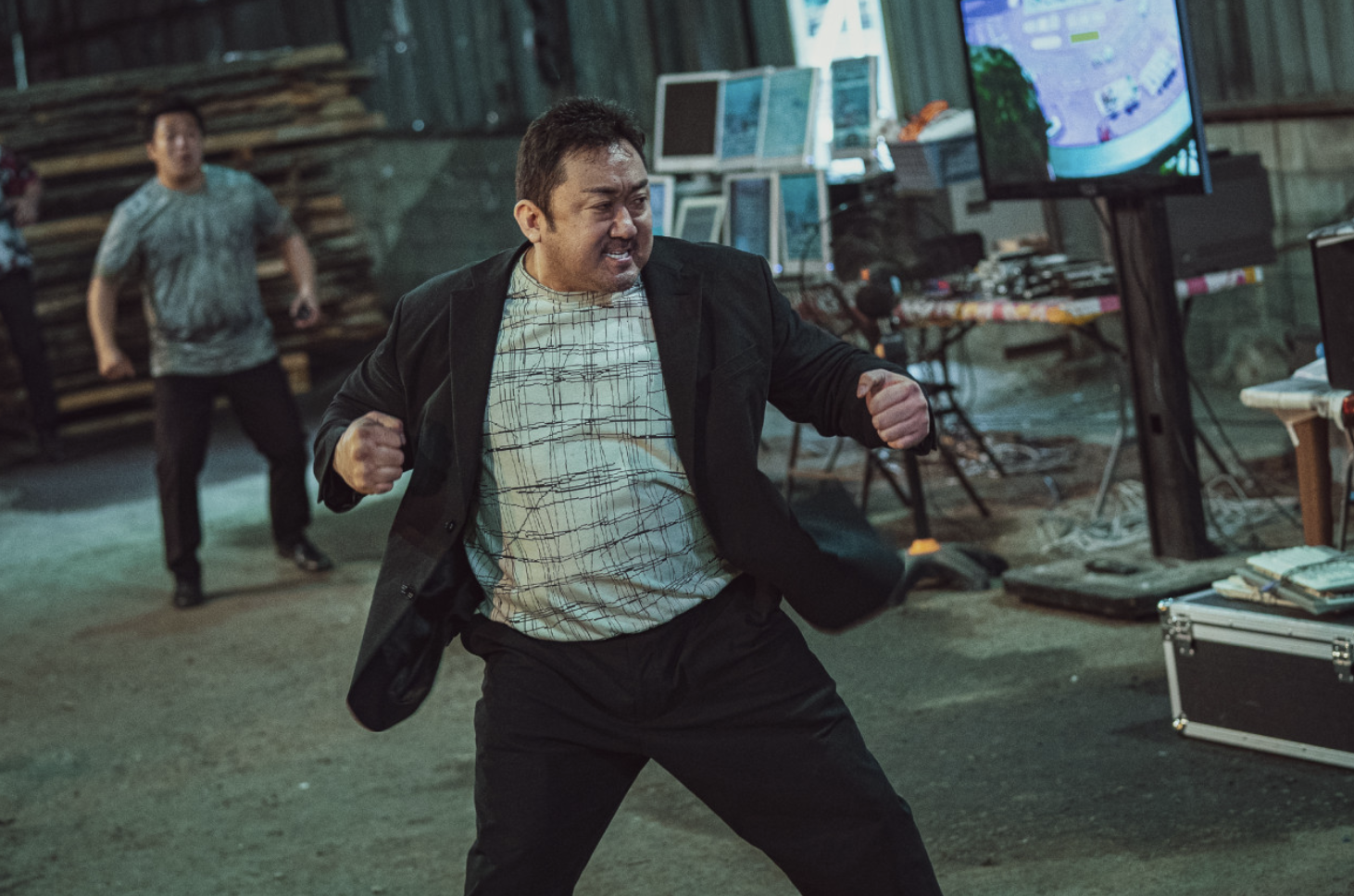 베트남 도박장을 부수는 마석도