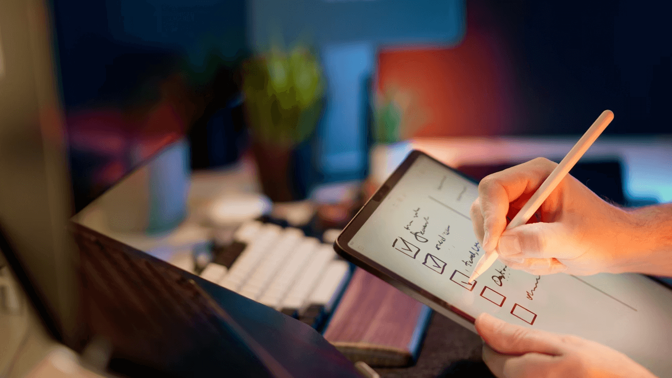 메모지에 적힌 일상적인 계획이나 체크리스트